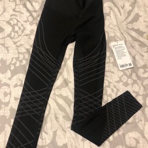 BRAND NEW Lululemon Mapped Out High Rise Tight